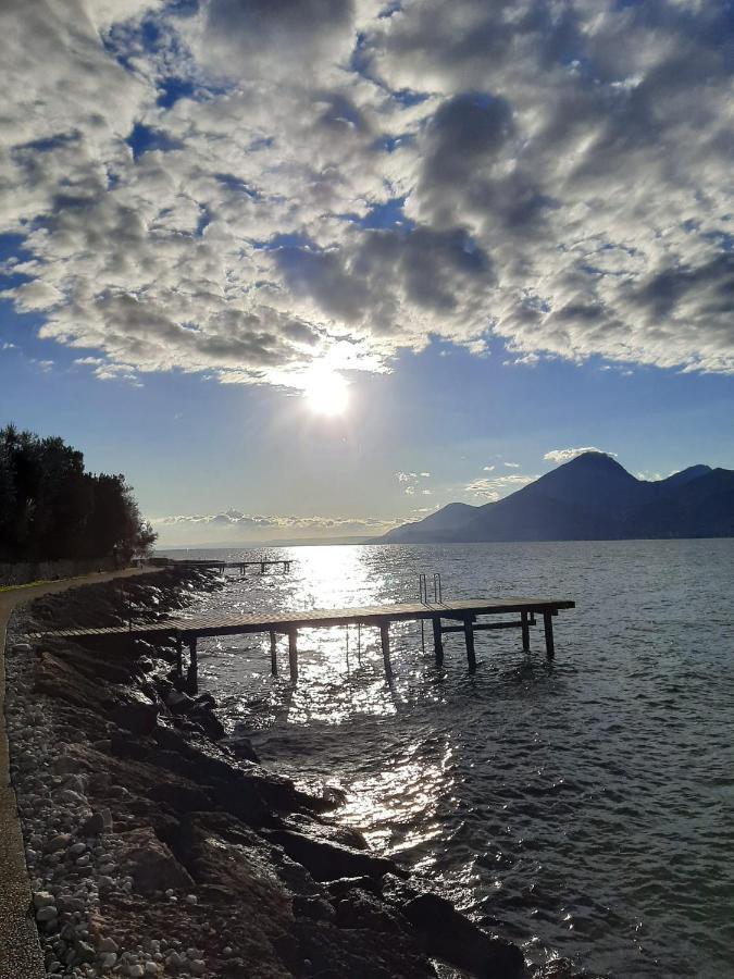 Villa Sul Lago Con Pontile Privato A Brenzone Sul Garda - Unique And Exclusive Bagian luar foto