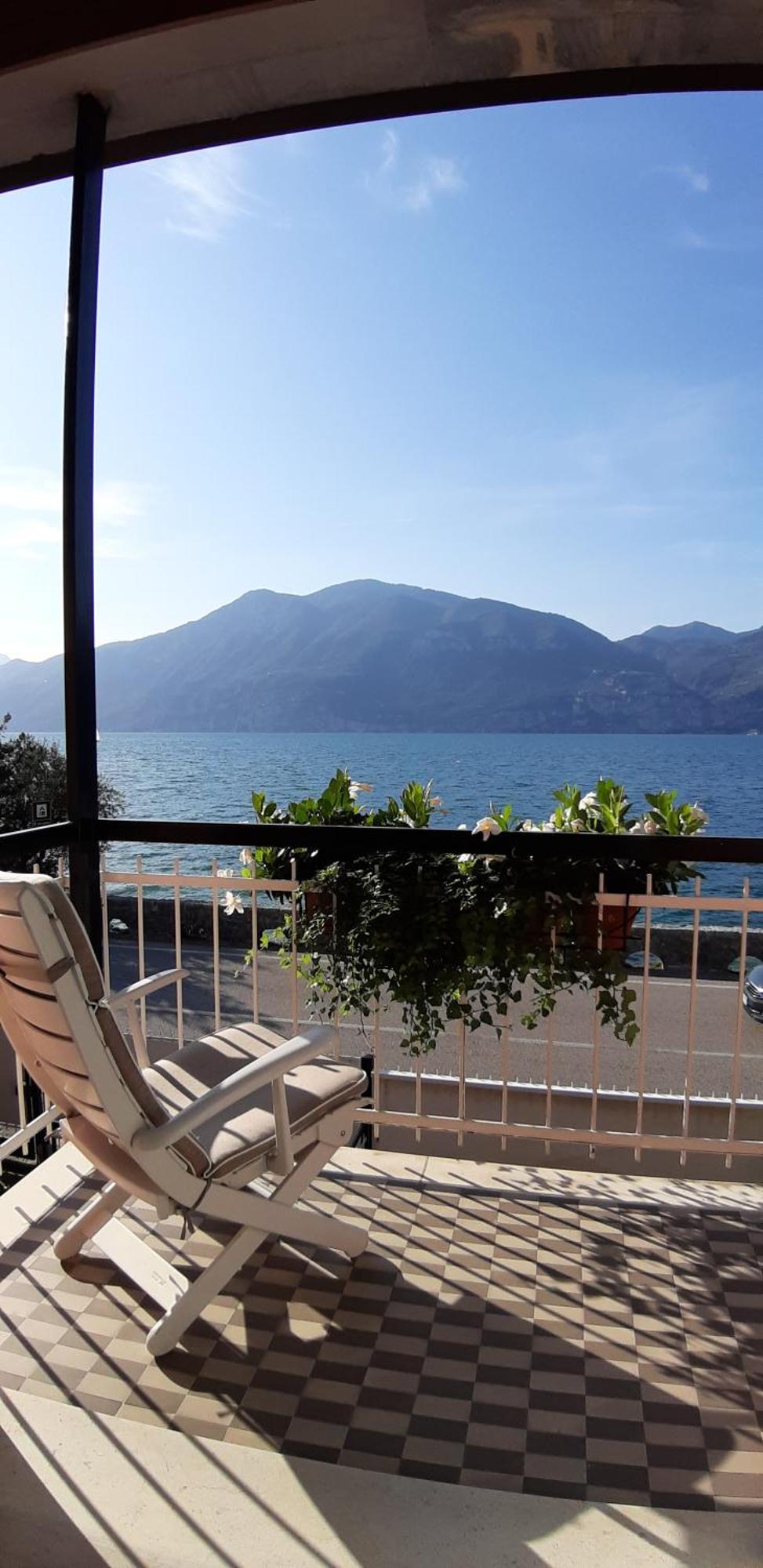 Villa Sul Lago Con Pontile Privato A Brenzone Sul Garda - Unique And Exclusive Bagian luar foto