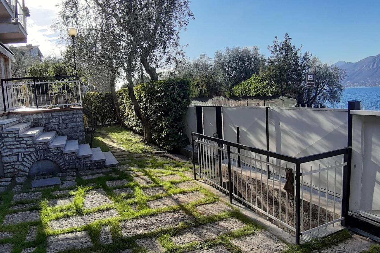 Villa Sul Lago Con Pontile Privato A Brenzone Sul Garda - Unique And Exclusive Bagian luar foto