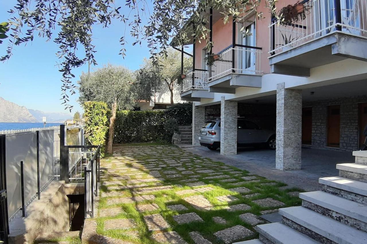 Villa Sul Lago Con Pontile Privato A Brenzone Sul Garda - Unique And Exclusive Bagian luar foto
