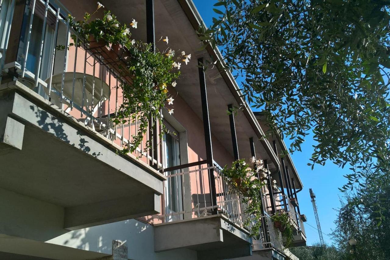 Villa Sul Lago Con Pontile Privato A Brenzone Sul Garda - Unique And Exclusive Bagian luar foto