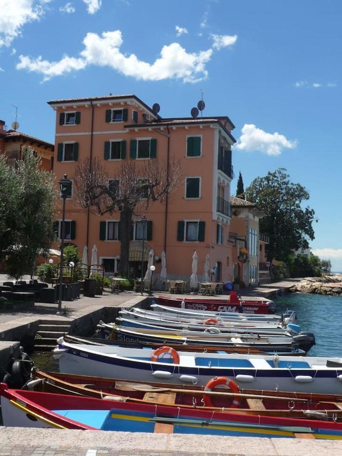 Villa Sul Lago Con Pontile Privato A Brenzone Sul Garda - Unique And Exclusive Bagian luar foto