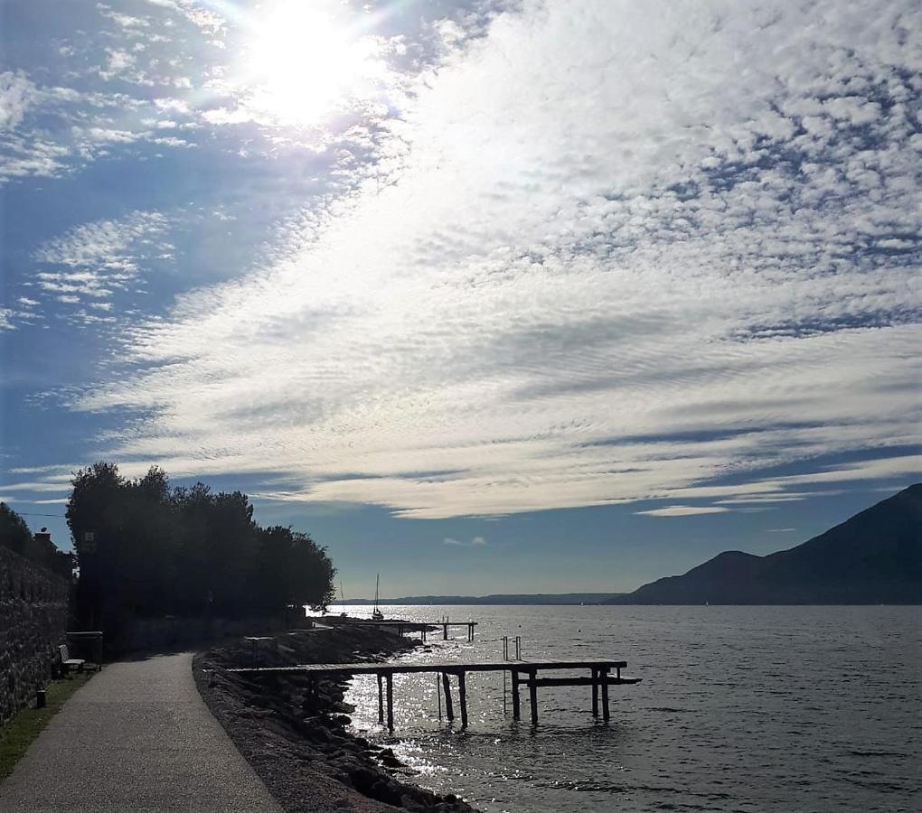 Villa Sul Lago Con Pontile Privato A Brenzone Sul Garda - Unique And Exclusive Bagian luar foto