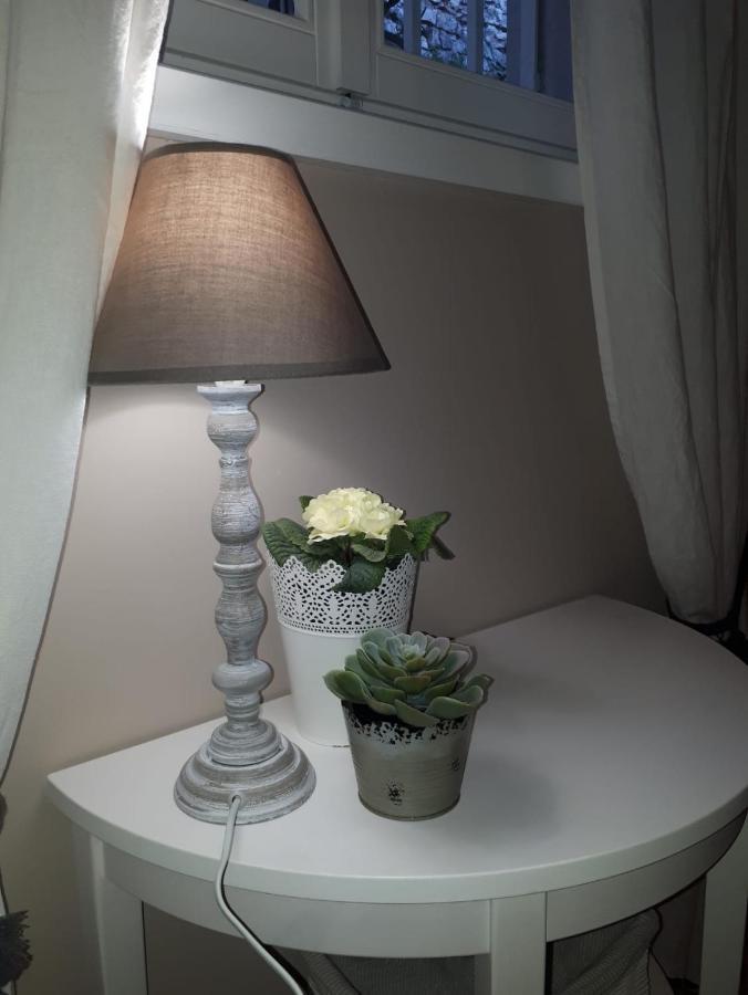 Villa Sul Lago Con Pontile Privato A Brenzone Sul Garda - Unique And Exclusive Bagian luar foto